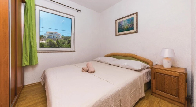 Beautiful Home in Drvenik Veliki With Wifi and 4 Bedrooms