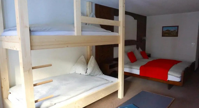 Семейный номер Standard с балконом BaseCamp Hotel