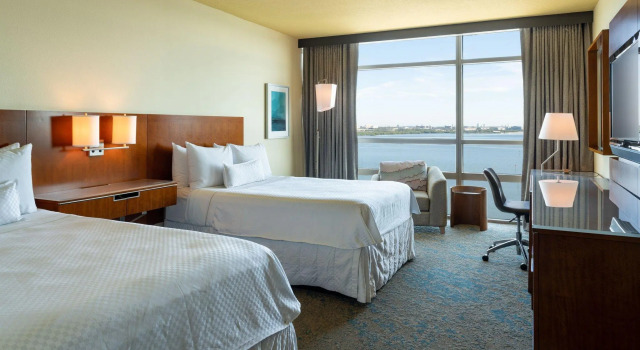 Четырёхместный номер Standard с частичным видом The Westin Tampa Bay