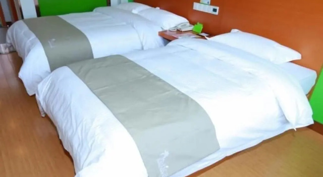 Семейный номер Standard Vatica Qingdao Licang Xiazhuang Hexie Plaza Hotel
