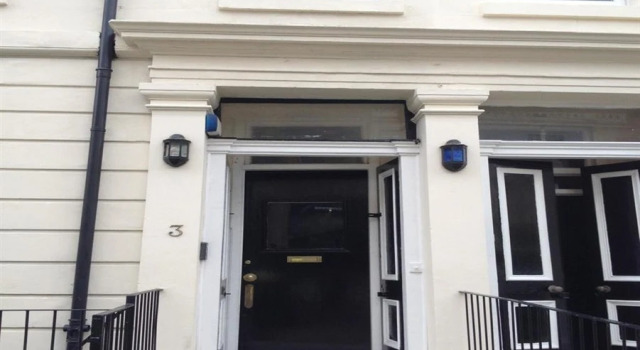 Кровать в общем номере Glasgow House