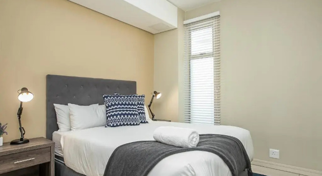 The Serviced Apartment Collection At The Tyrwhitt Rosebank, Забронировать Апартаменты/квартира Отели Йоханнесбург с парковкой, рядом с South African Chamber of Commerce and Industry, Парковка