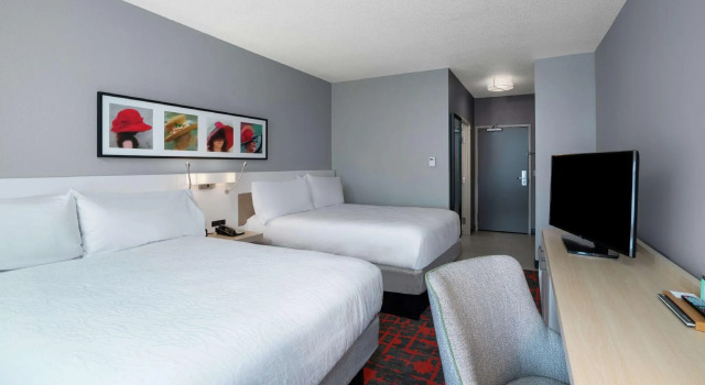 Четырёхместный номер Premium Hilton Garden Inn Louisville East