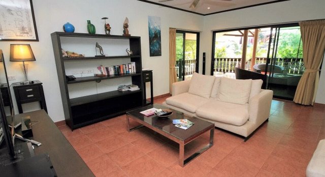Beachfront Resort 2-bedroom Villa Palm Only 40 Meters to Beach