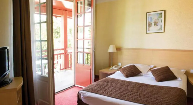 Апартаменты Hôtel & Résidence Vacances Bleues Orhoïtza