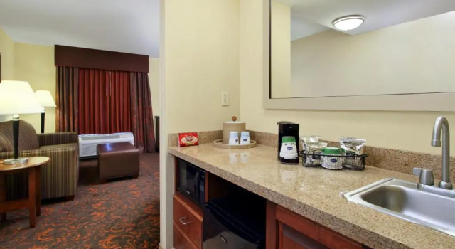 Четырёхместный люкс Hampton Inn & Suites Exmore - Eastern Shore
