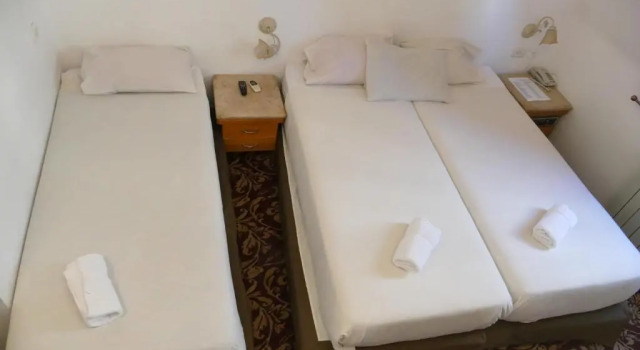 Superior triplă cameră cu balcon Zion Hotel