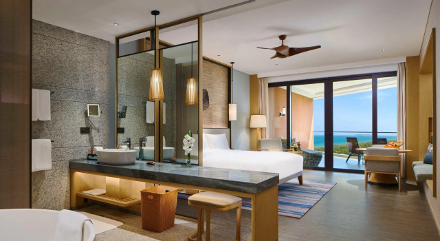 Двухместный номер Standard oceanfront Crowne Plaza Sanya Haitang Bay Resort by IHG