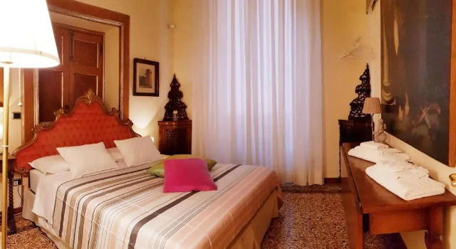 Номер Standard Gran Suite Piazza Maggiore - T&T communications