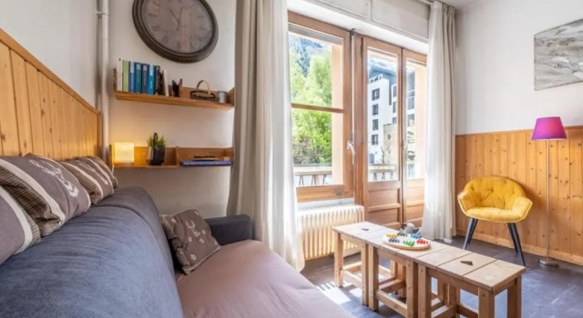 Апартаменты Warm Haven in Chamonix with Balcony
