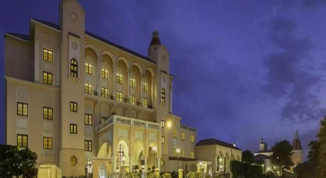 DLF Club 5, Rezerwuj Hotel Gurugram 