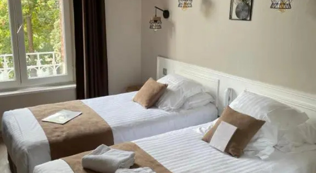 Двухместный номер Standard с видом на сад Logis Hôtel- Restaurant Le Relais Guillaume de Normandy-PARKING GRATUIT--VUE BAIE TERRASSE-CALME-BORNES ELECTRIQUE-LOCAL VELOS SÉCURISÉ