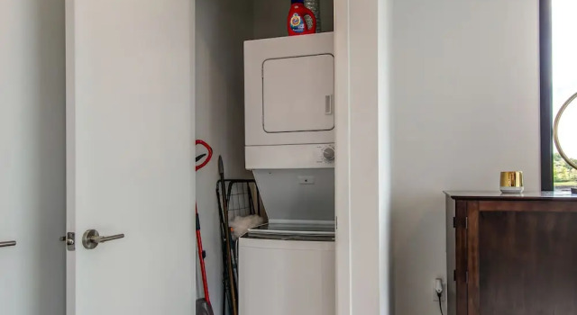 Illume Chic Music City Hideaway Huge Balcony 1 Bedroom Condo, Забронировать Апартаменты/квартира Апартаменты Нэшвилл, рядом с Пивоваренная компания Yazoo, Апартаменты/квартира