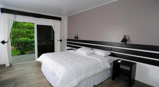 O podwyższonym standardzie dwuosobowy pokój Hotel Robledal