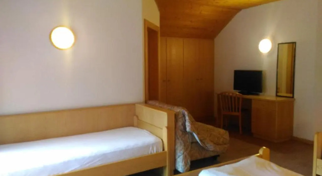 Четырёхместный номер Standard с видом на сад Hotel Casa Alpina - Alpin Haus