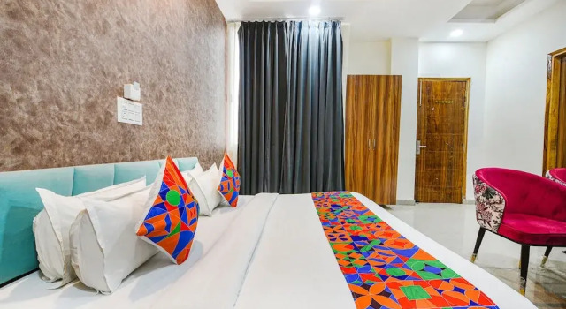 Номер Premium Fabhotel Radiant Blu
