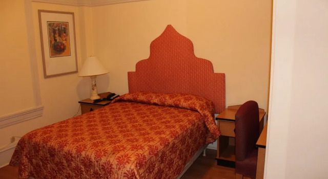 Номер Economy Layne Hotel