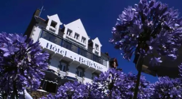 Hôtel Restaurant Bellevue, Забронировать Отель Отели Côtes-d'Armor 3 звезды, 3*