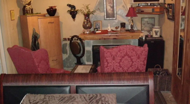 Люкс The Stone Hedge Bed and Breakfast