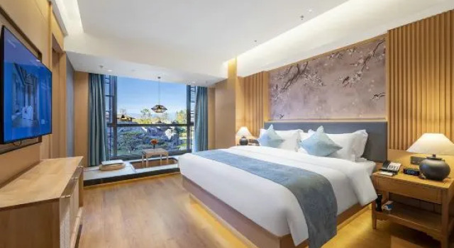 Люкс Howard Johnson Lake Serenity hot springs hotel Xichang