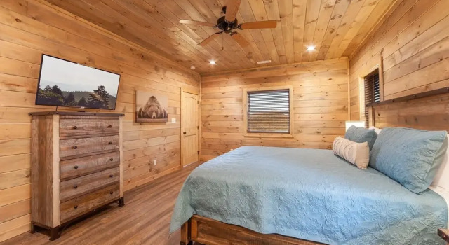 Victoria's Secrets 5 Bedroom Cabin by RedAwning