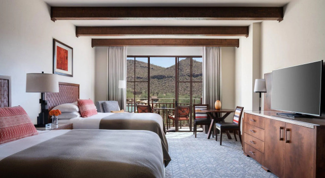 Четырёхместный номер Standard с балконом The Ritz-Carlton, Dove Mountain
