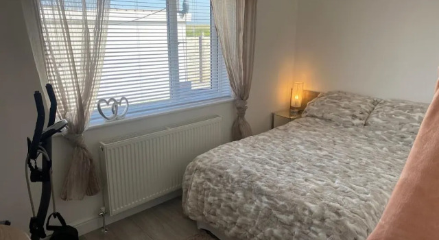 Cozy Coastal Bungalow in Prestatyn, Book Feriehus Prestatyn 