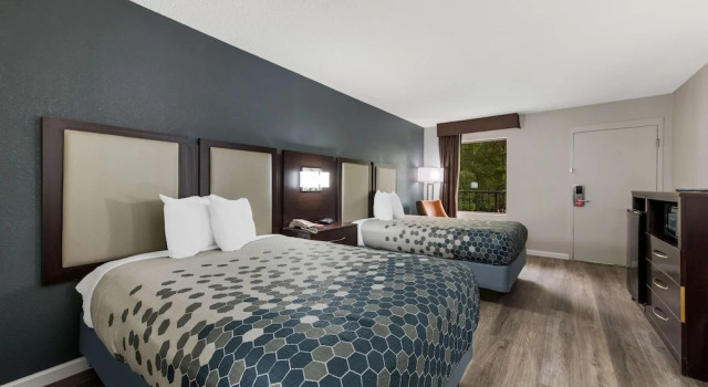 Четырёхместный номер Standard Econo Lodge Cheraw Market Street