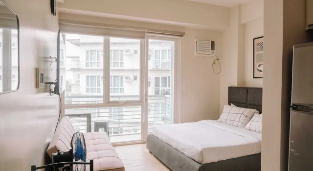 Poolside Bliss & Serenity, Book Apartment Iloilo Iloilo