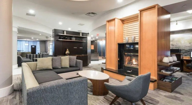 Кровать в общем номере Courtyard by Marriott Toronto Vaughan