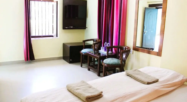 Windsor Cottages, Book Hotel Hotels & Accommodations in Jaiharikhal, Hotel