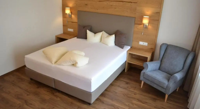 Gasthof Neue Post, Rezervovat Hotel Hotely v Tyrolsko se snídaní, Snídaně