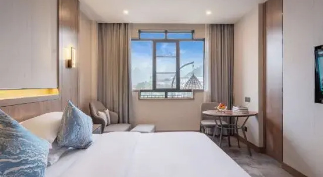 Люкс с красивым видом из окна Zhangjiajie Expert Village Yangguang Hotel (Zhangjiajie National Forest Park Wulingyuan)