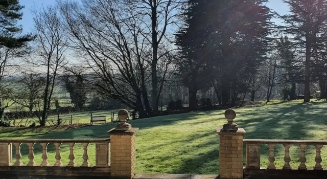 Коттедж Historic Manor House - Sleeps 16 - Pool & Hot Tub