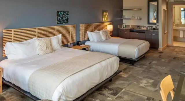 Четырёхместный номер Deluxe Island Inn at 123 West