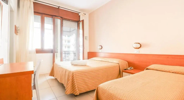 Трёхместный номер Standard с видом на бассейн Hotel Jesulum