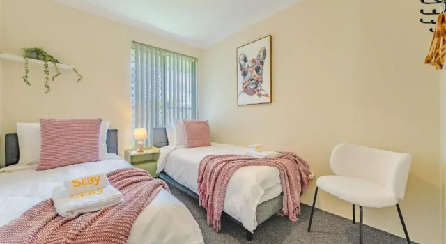 StayAU 4BR Family Retreat with Garden, Book Vacation Home Villas in Perth, Villa