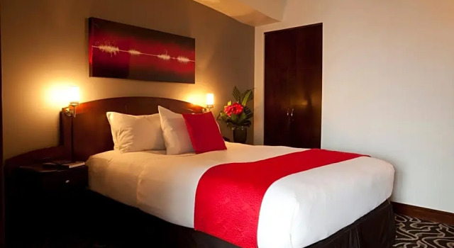 Luksusowy czteroosobowy pokój Le Saint-Sulpice Hotel Montreal