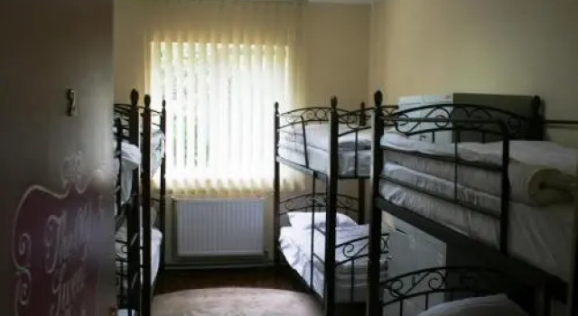 Hostel Misto, Book Hostel / Vandrerhjem Hostels i Carpathians - Ukraine, Hostel / Vandrerhjem