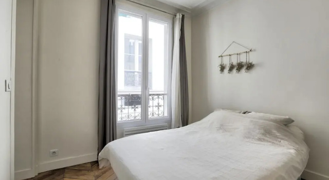Classy and Cosy 1-bedroom Ensuite, 2min Walk From Cadet Metro, Забронировать Отель Париж Иль-де-Франс, рядом с Гран Бульвар