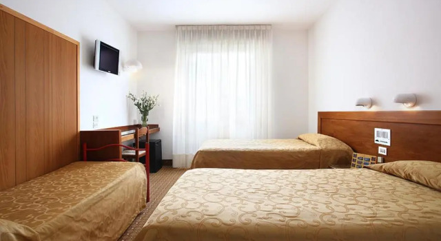 Трёхместный номер Standard Hotel Villa Delle Rose