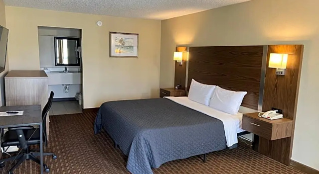 Номер Standard Red Carpet Inn Kinston