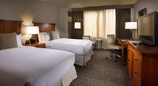 Двухместный номер DoubleTree by Hilton Chicago - Oak Brook