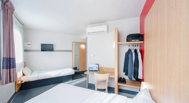 B&B HOTEL Cholet Sud, Забронировать Отель «постель и завтрак» Шоле Замок Пюи-дю-Фу