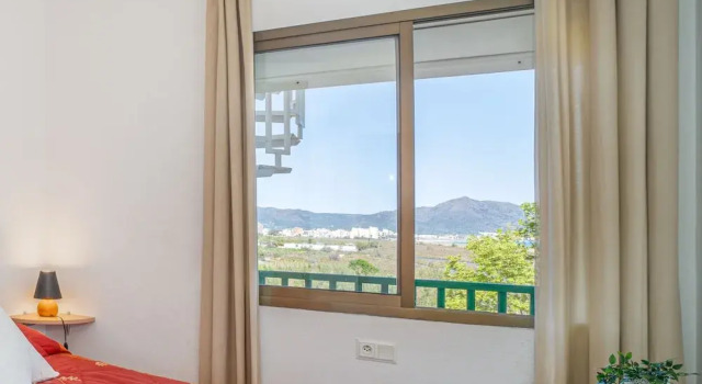Sea & Mountain View Apartment