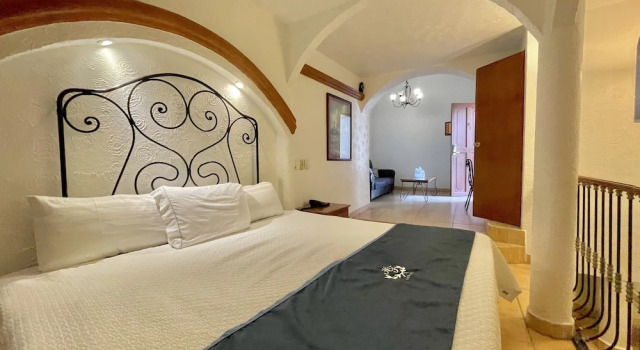 Полулюкс Hotel Frances
