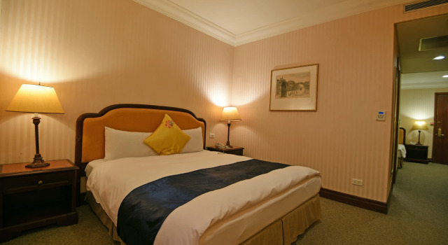 Трёхместный номер Standard Wei-Yat Grand Hotel