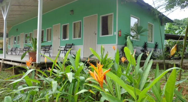 Cabinas Jademar, Rezervovat Hotel Hotely v Puntarenas s parkováním, Parkování