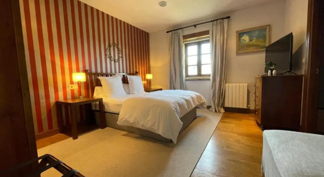 Rectoral de Cines, Prenota Hotel Oza-Cesuras Galizia