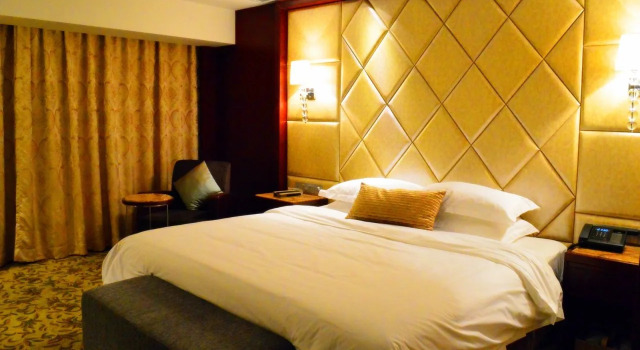 Tianjin Huaxin Peninsula Hotel, Rezerwuj Hotel Hotele w Tianjin Province z parkingiem, Parking